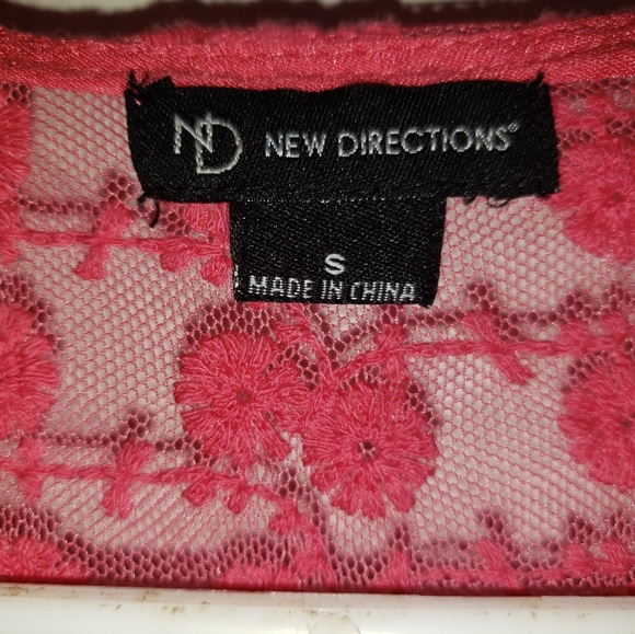 New Directions bell sleeve floral lace top SZ SMALL - Picture 11 of 12